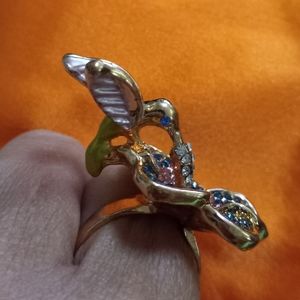 RING - HIBISCUS FLOWER HUMMINGBIRD RHINESTONE ENAMEL GOLD TONE SIZE 7